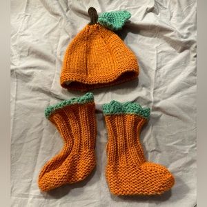 Halloween Pumpkin hat and socks for baby